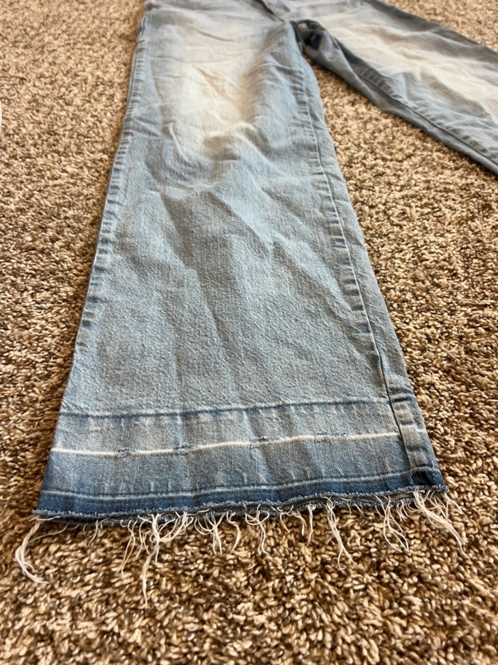 Universal Thread High-Rise Wide-Leg Faded Jeans with released HEM and fray! Sz 4 - Picture 7 of 10